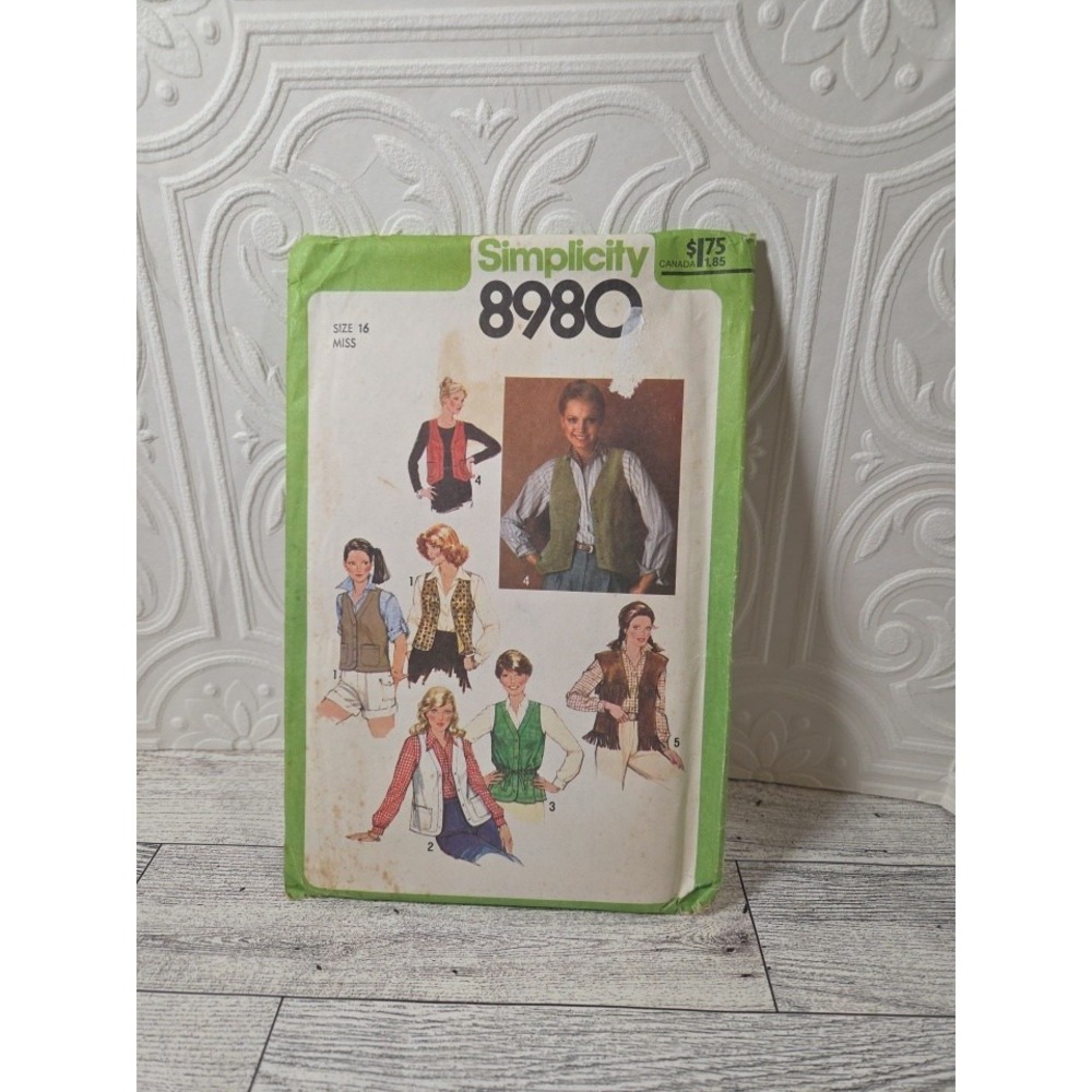 VINTAGE SIMPLICITY LADIES VEST PATTERN 8980 SIZE 10 UNCUT FREE SHIPPING